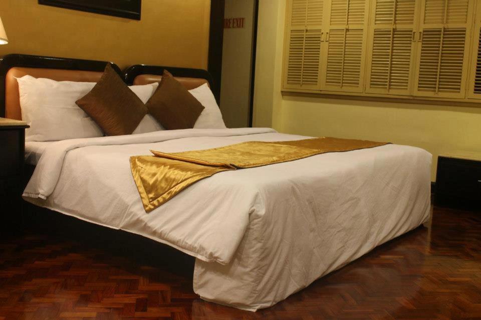 Lourdes Suites Makati City Luaran gambar