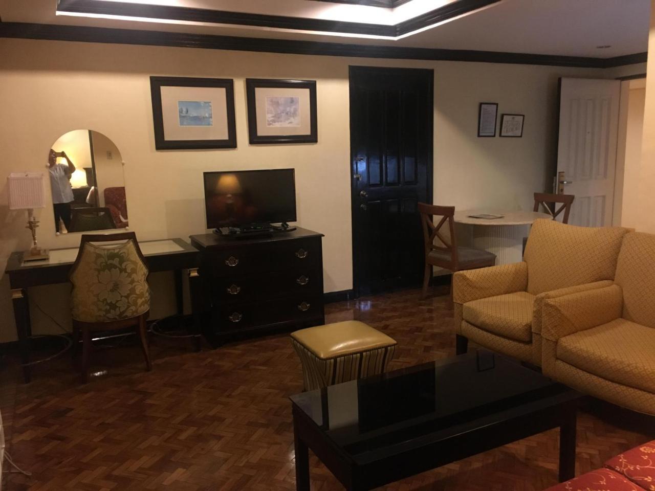 Lourdes Suites Makati City Luaran gambar